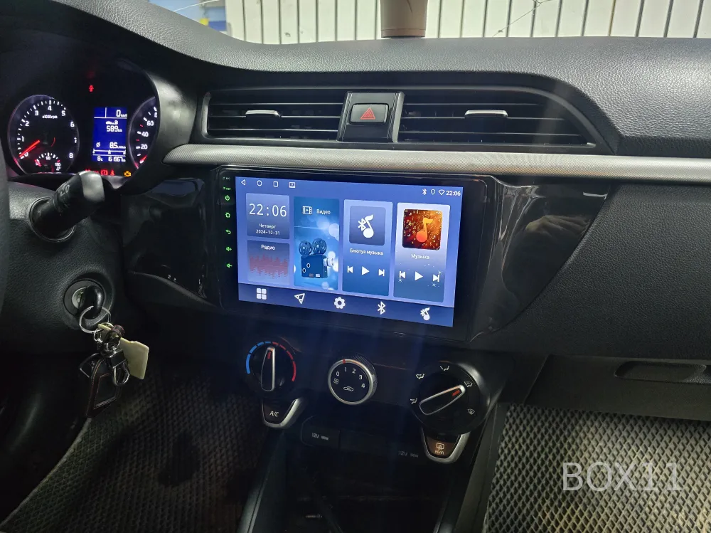 ��������� Kia Rio 4 TS20 8+256 9 �����