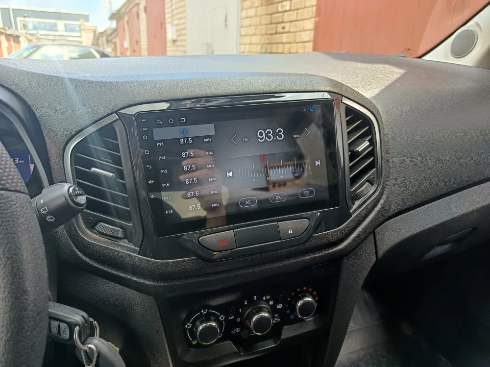 ��������� Lada XRAY TS10 4+32 QLED