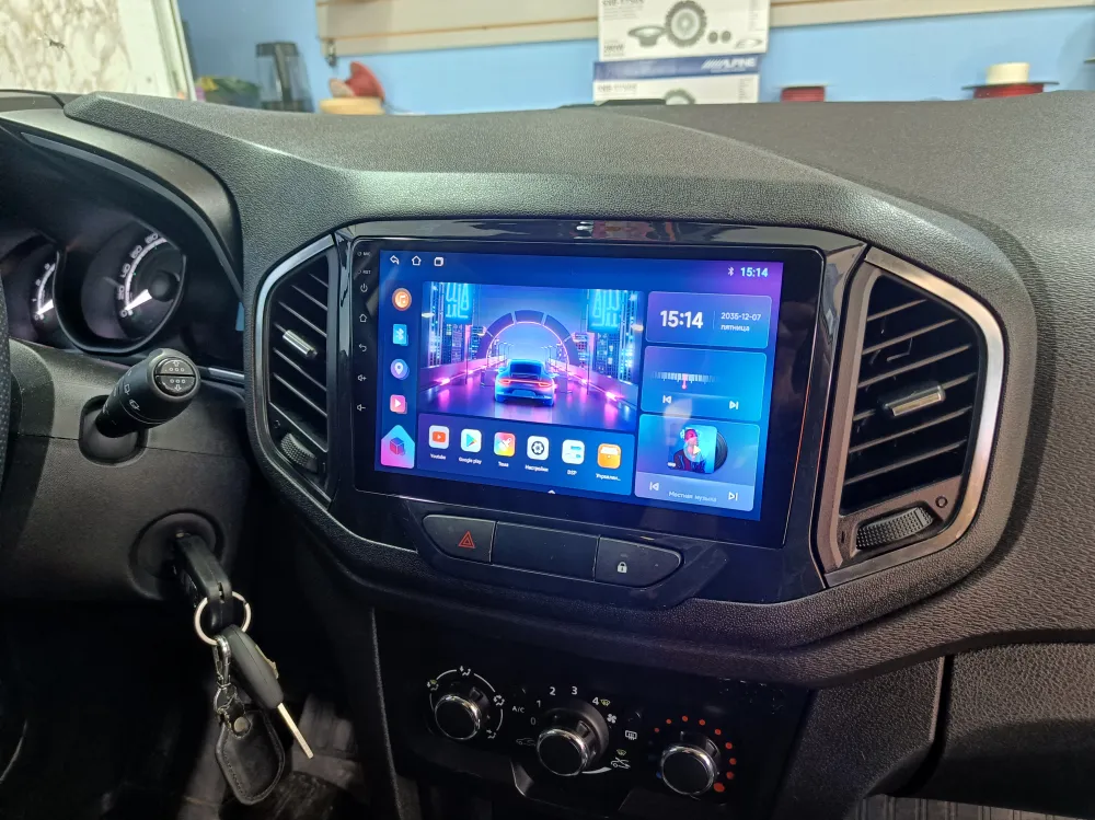 ��������� Lada XRAY TS10 4+32 QLED